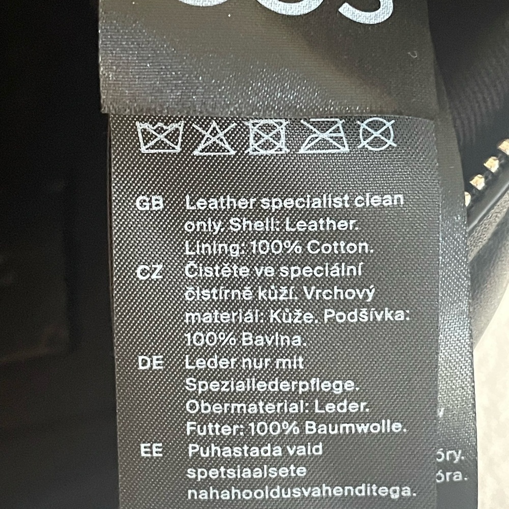 COS Minimal Black Leather Swing Crossbody Bag - Picture 7 of 7